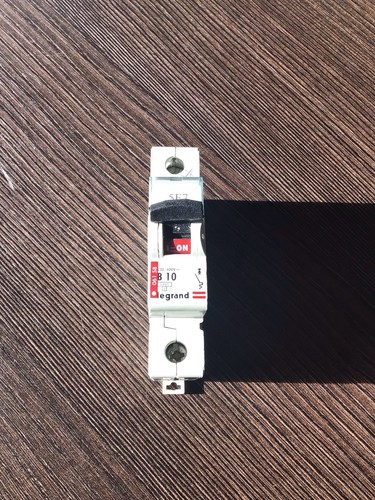Legrand 061 b10 - 061,